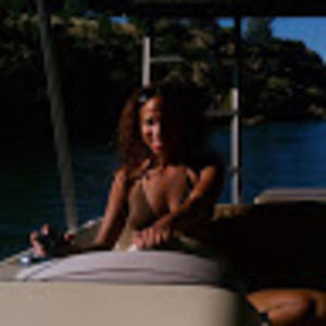 Meet your Posher, Monique